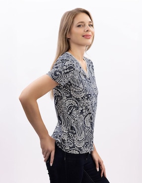 Playera manga corta Nautica cuello V para mujer