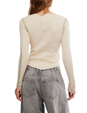 Playera manga larga Free People cuello ojal para mujer