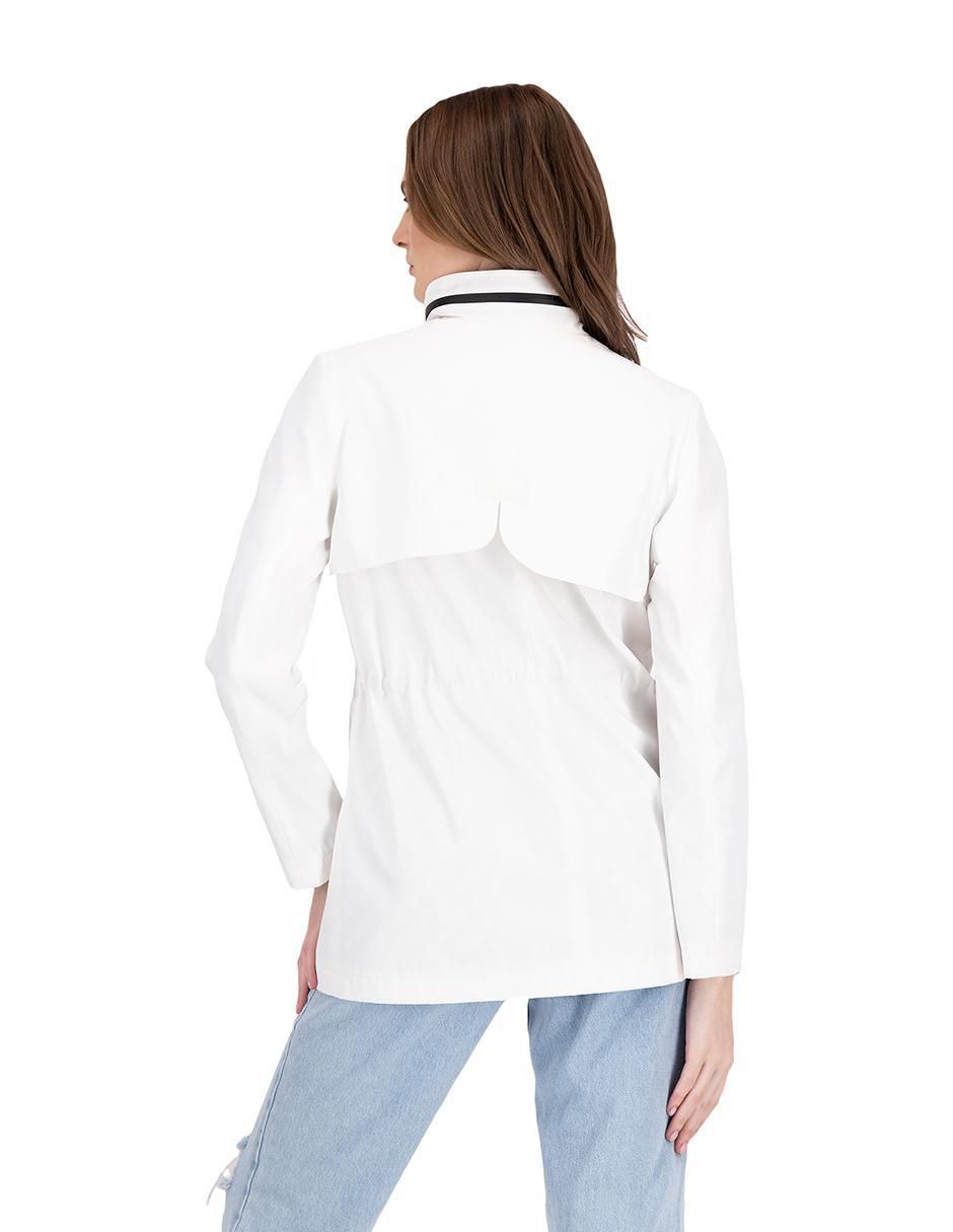 Gabardina con capucha para mujer 4