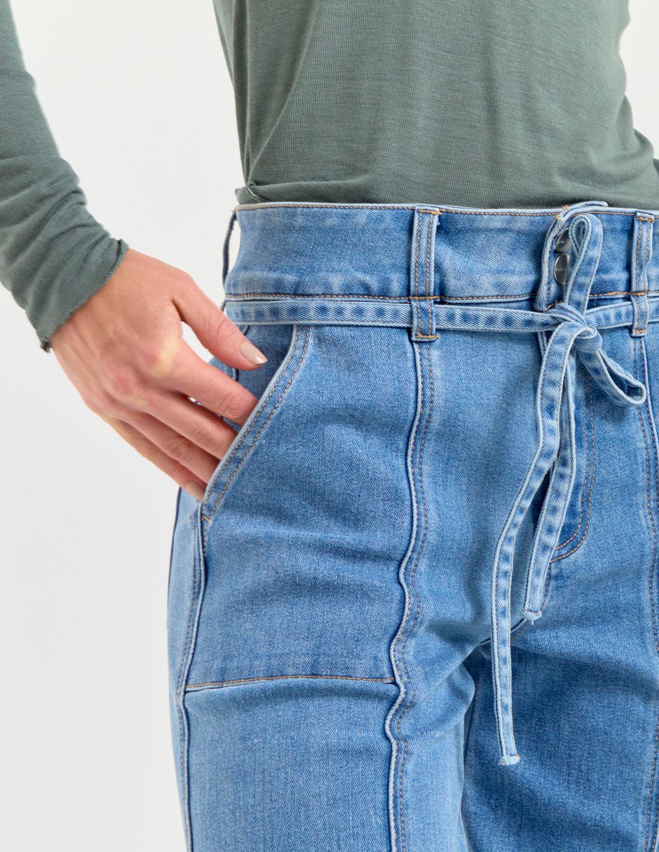 Jeans relaxed campana para mujer 4