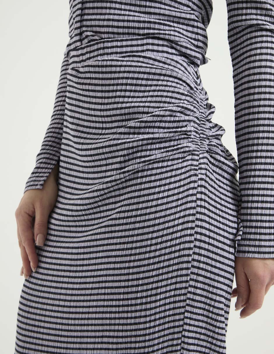 Falda crop a la cintura 4