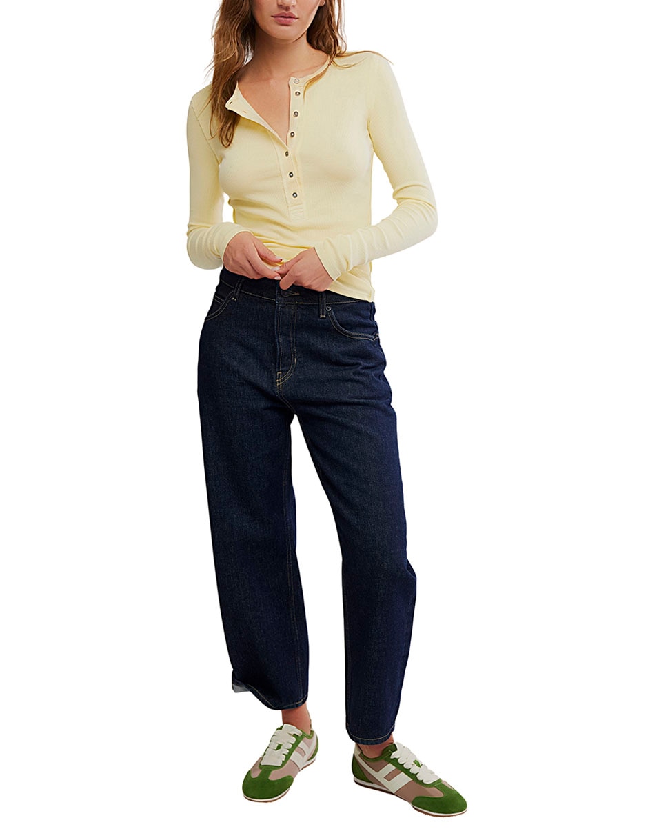 Playera manga larga cuello henley para mujer 5